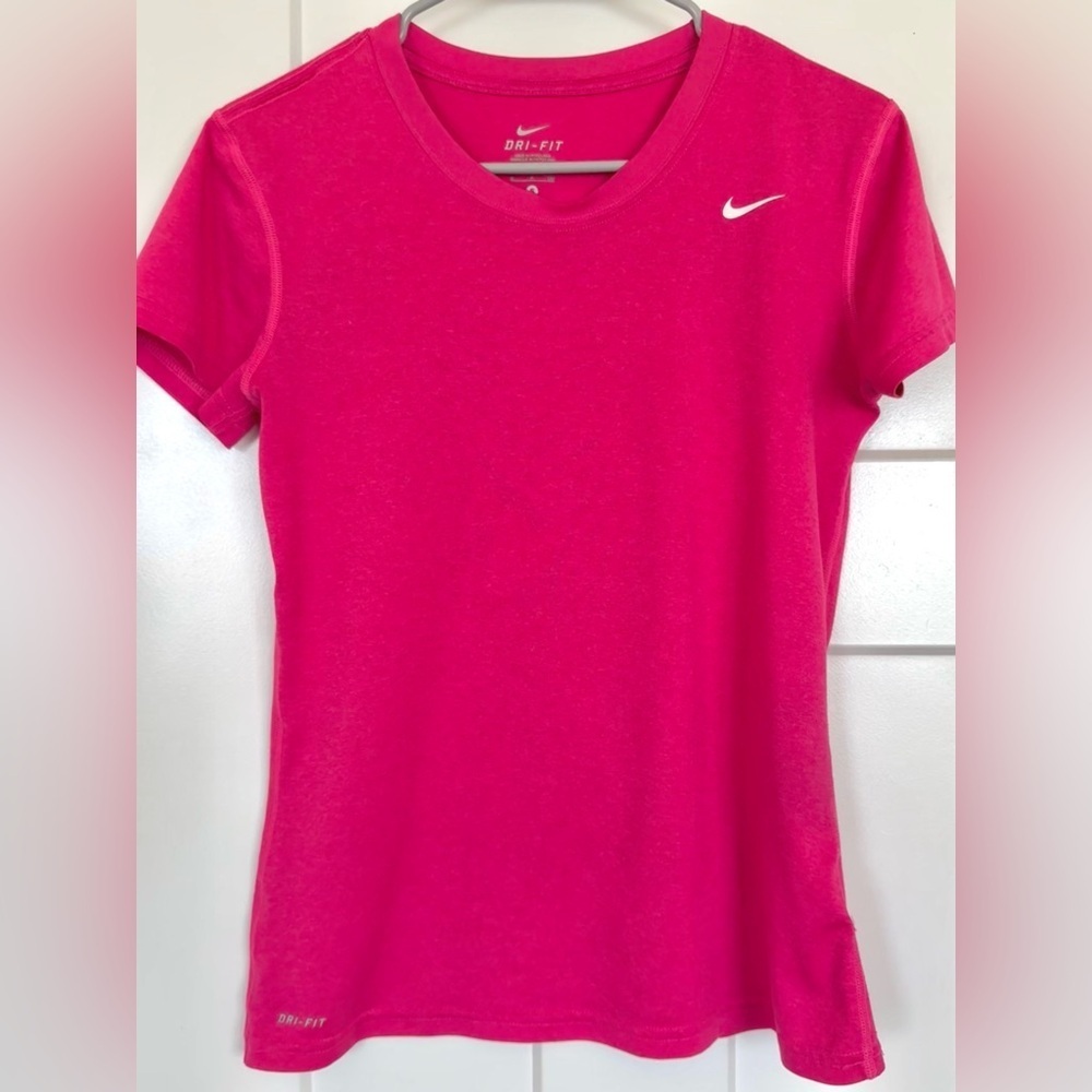 Nike Dri-FIT Short Sleeve Tee | Hot Pink Athletic Workout Top | Size Small
